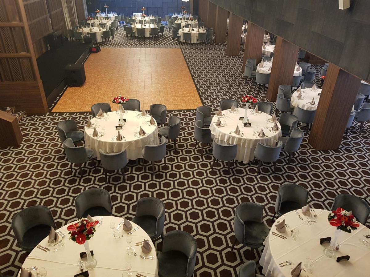 Hotel Aro Palace Brasov Exterior photo The ballroom at the 2017 National Conference
