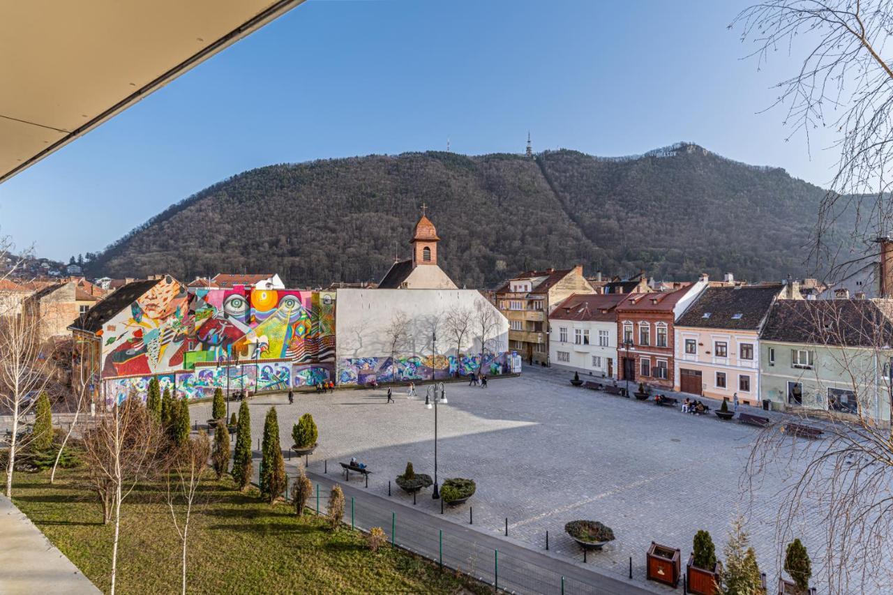 Hotel Aro Palace Brasov Exterior photo Town square