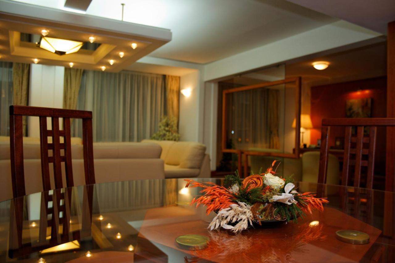 Hotel Aro Palace Brasov Exterior photo A living room