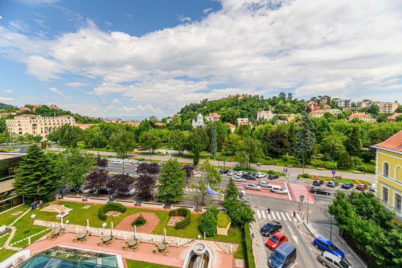 Hotel Aro Palace Brasov Exterior photo View of the town