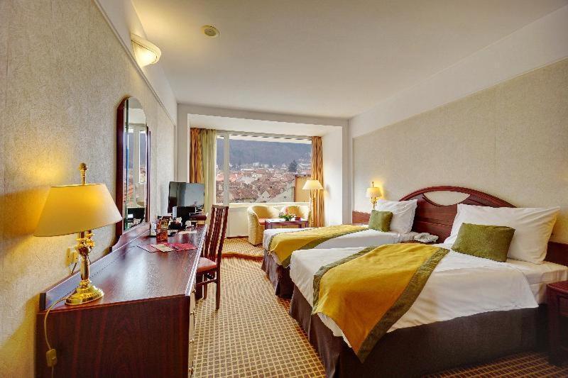 Hotel Aro Palace Brasov Room photo A room at the hotel