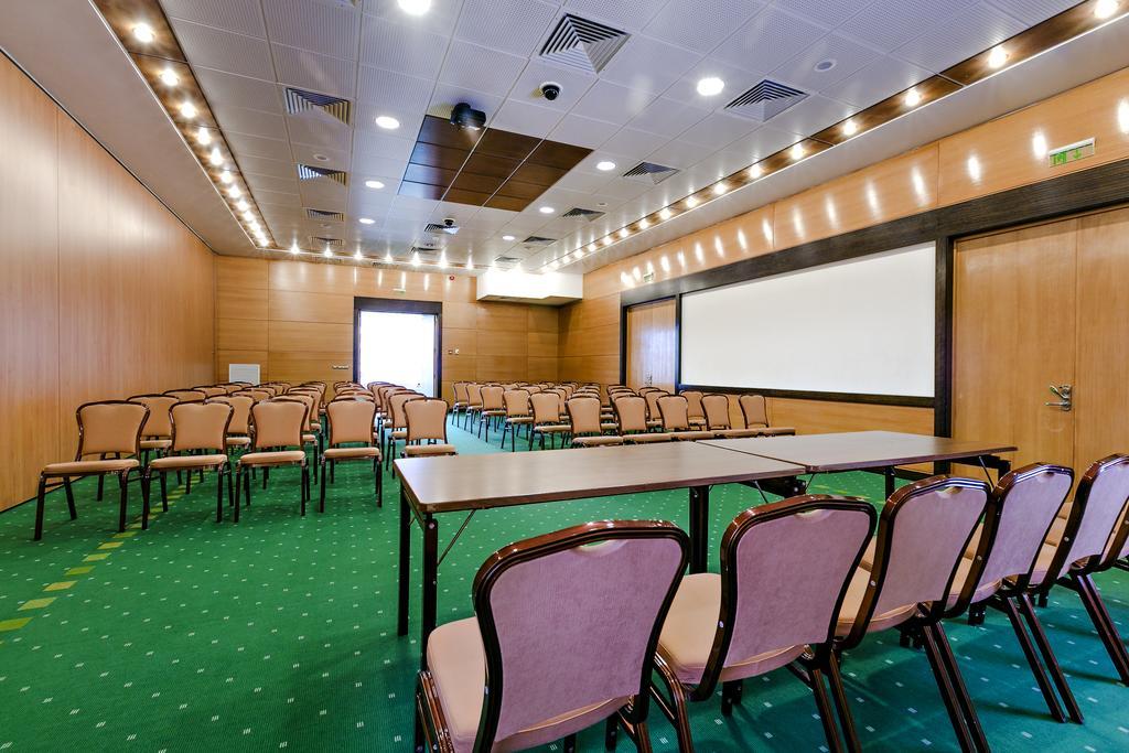 Hotel Aro Palace Brasov Exterior photo Conference room