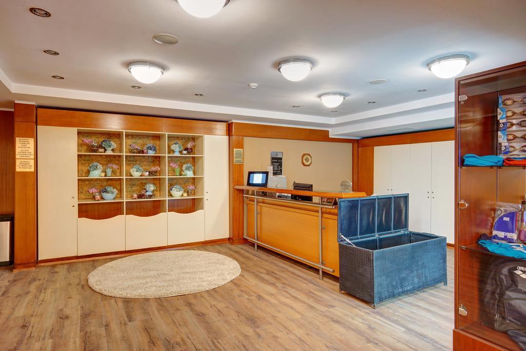 Hotel Aro Palace Brasov Exterior photo Reception