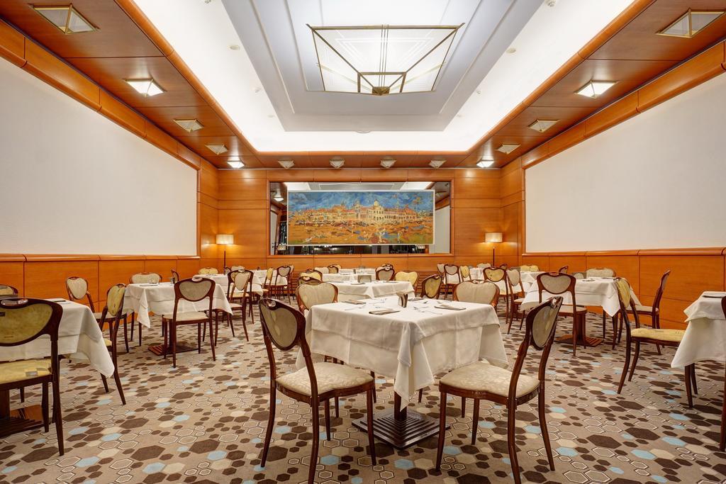 Hotel Aro Palace Brasov Exterior photo The restaurant